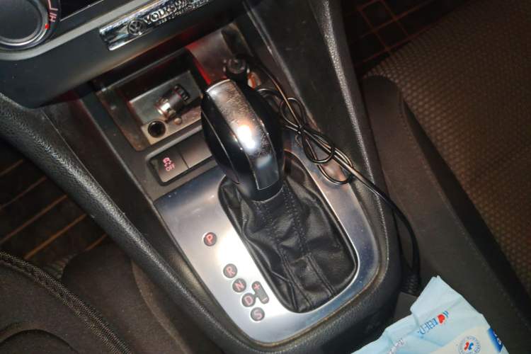 Used Volkswagen Golf 2012 1.6L Automatic Comfort Model Gear Lever