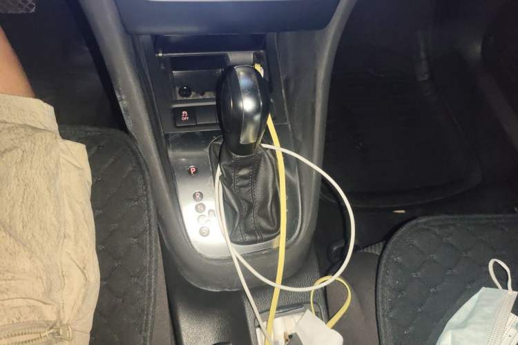 Used Volkswagen Golf 2012 1.6L Automatic Comfort Model Gear Lever