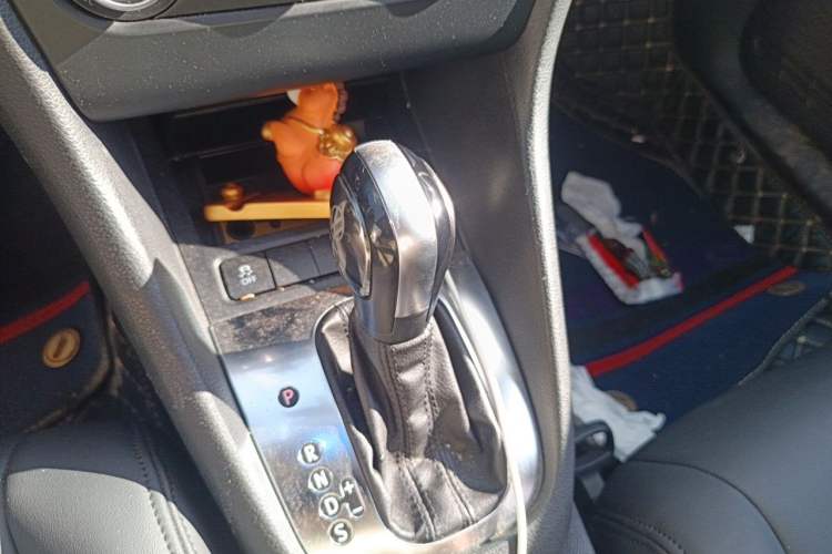 Used Volkswagen Golf 2012 1.6L Automatic Comfort Model Gear Lever