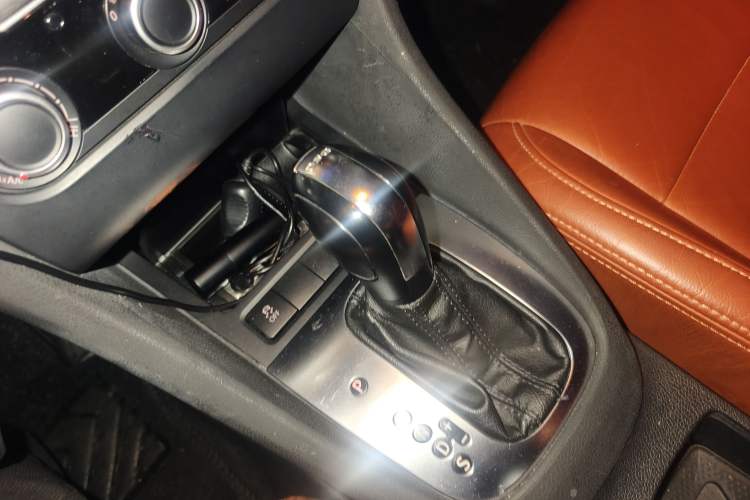 Used Volkswagen Golf 2012 1.4 TSI Automatic Comfort Edition Gear Lever