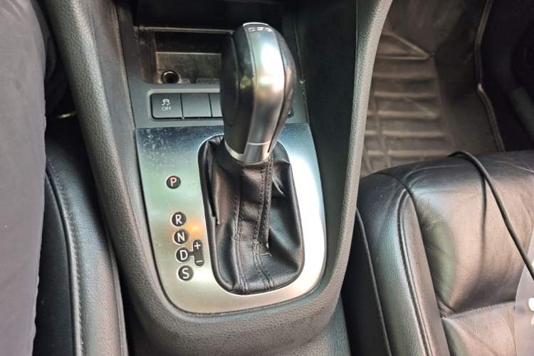 Used Volkswagen Golf 2012 1.4 TSI Automatic Comfort Edition Gear Lever