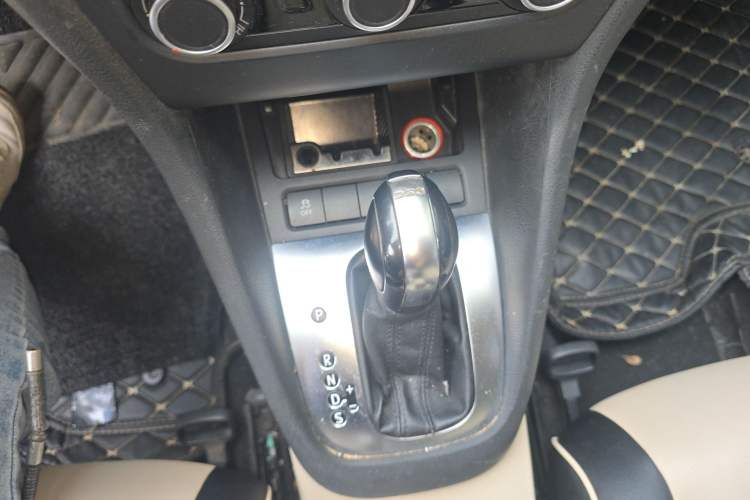 Used Volkswagen Golf 2012 1.4 TSI Automatic Comfort Edition Gear Lever