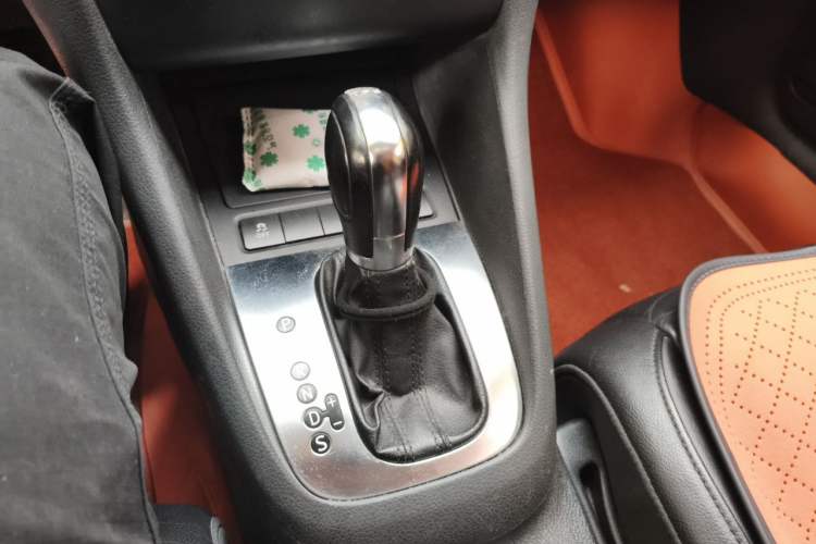 Used Volkswagen Golf 2012 1.4 TSI Automatic Comfort Edition Gear Lever
