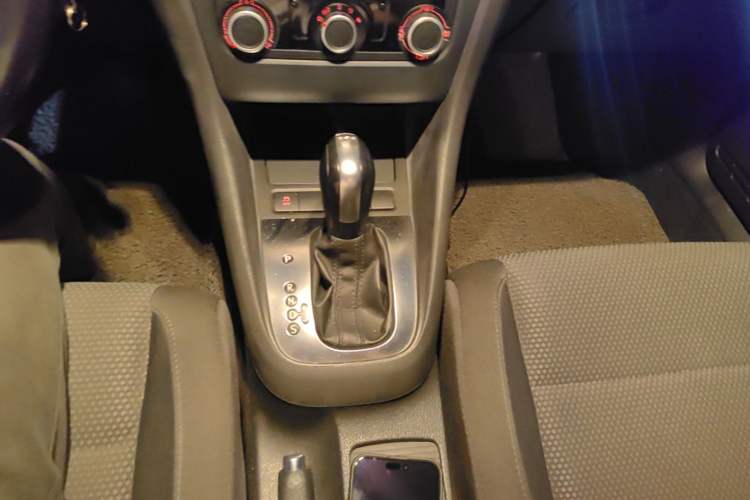 Used Volkswagen Golf 2012 1.4 TSI Automatic Comfort Edition Gear Lever