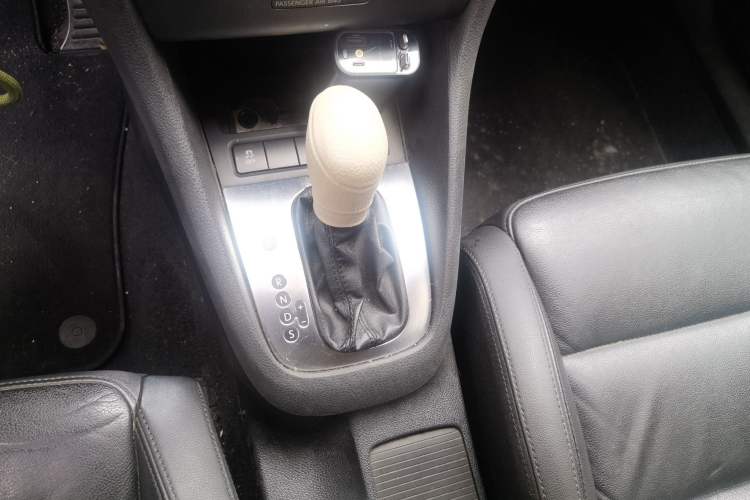 Used Volkswagen Golf 2012 1.4TSI Luxury Convertible Edition Gear Lever