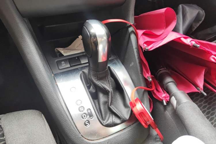 Used Volkswagen Golf 2012 1.6L Automatic Fashion Model Gear Lever