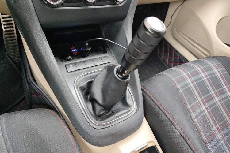 Used Volkswagen Golf 2012 1.4 TSI Manual Comfort Edition Gear Lever