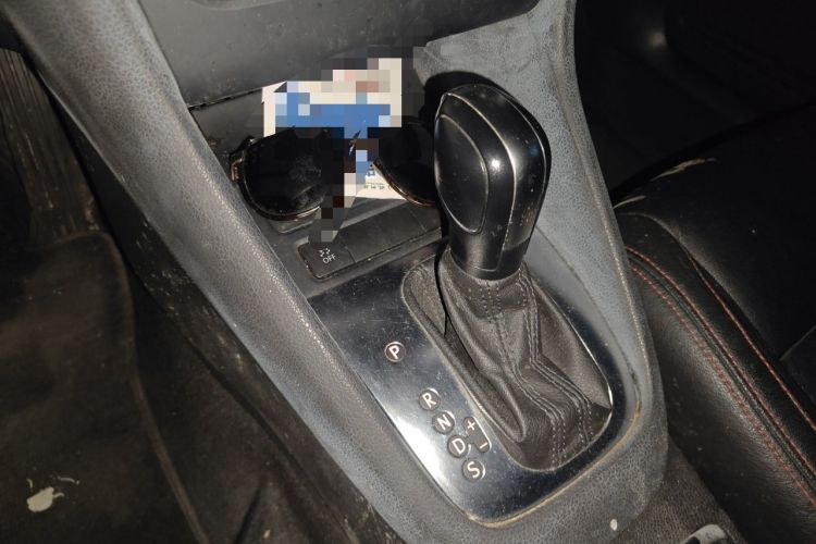Used Volkswagen Golf 2012 1.6L Automatic Comfort Model Gear Lever