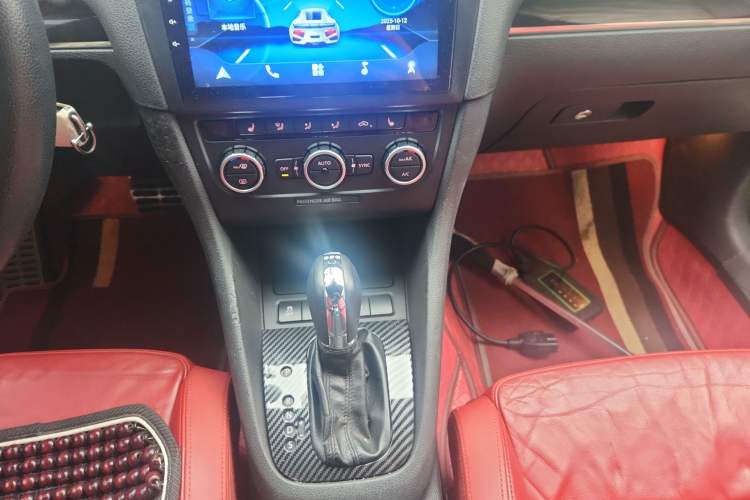 Used Volkswagen Golf 2012 1.4TSI Luxury Convertible Edition Gear Lever