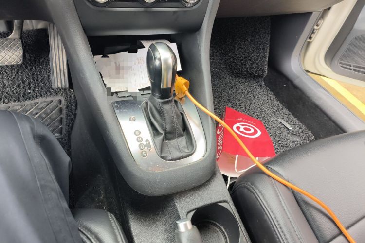 Used Volkswagen Golf 2012 1.6L Automatic Fashion Model Gear Lever