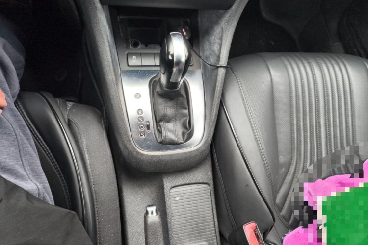 Used Volkswagen Golf 2012 1.6L Automatic Comfort Model Gear Lever