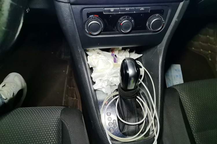 Used Volkswagen Golf 2012 1.6L Automatic Comfort Model Gear Lever