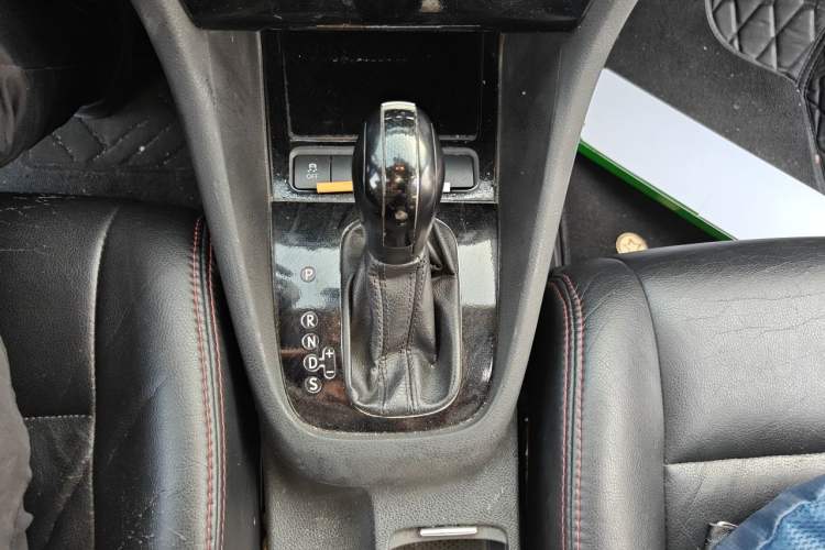 Used Volkswagen Golf 2012 1.4 TSI Automatic Comfort Edition Gear Lever