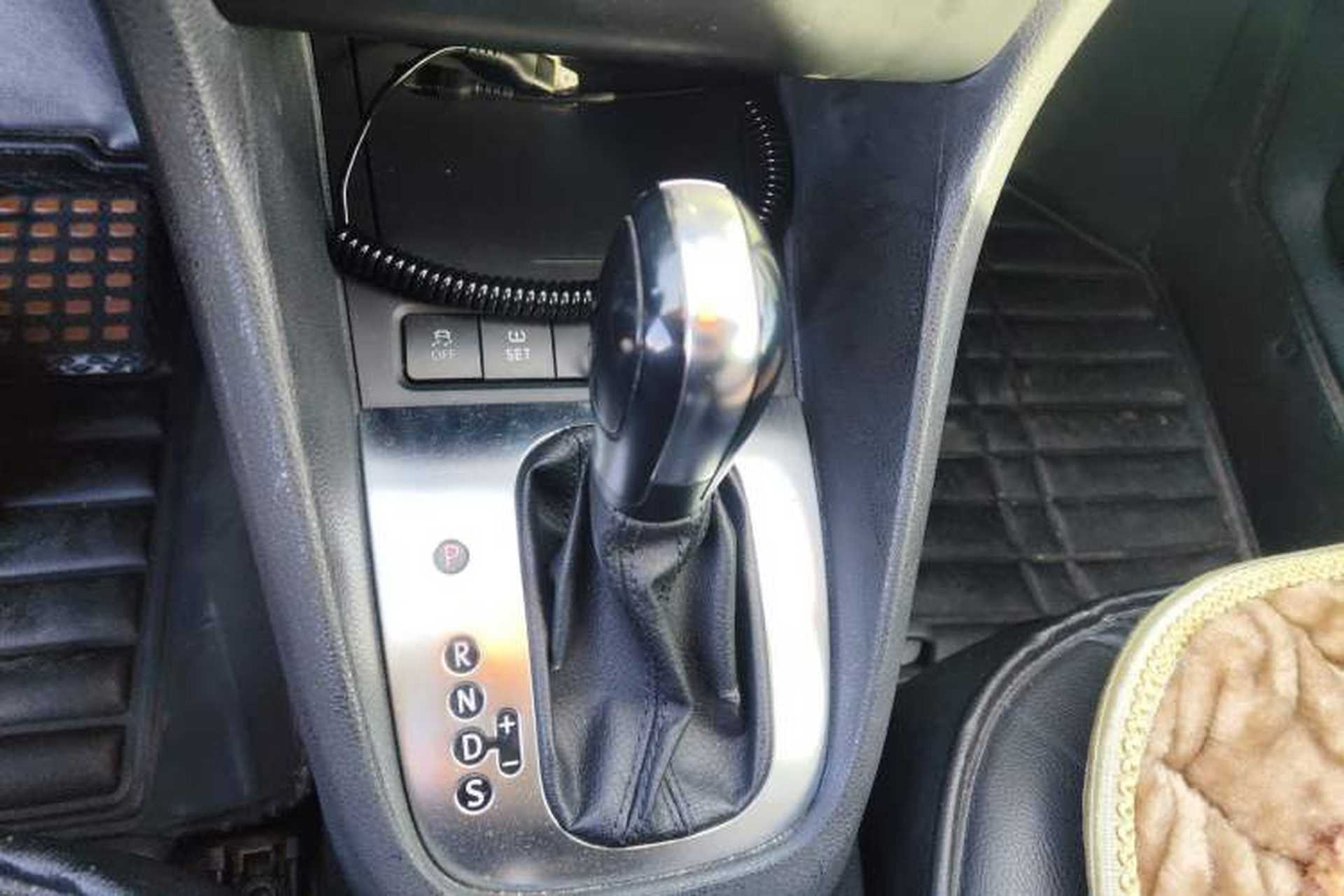 Used Volkswagen Golf 2012 1.6L Automatic Comfort Model Gear Lever
