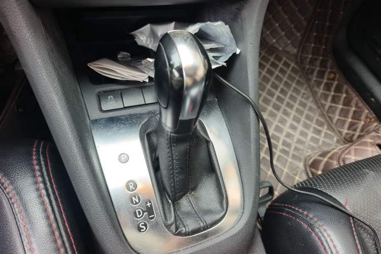 Used Volkswagen Golf 2012 1.6L Automatic Comfort Model Gear Lever