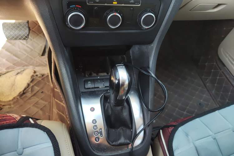 Used Volkswagen Golf 2012 1.4 TSI Automatic Comfort Edition Gear Lever