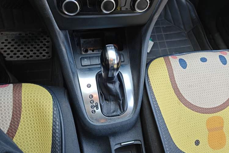 Used Volkswagen Golf 2012 1.4 TSI Automatic Comfort Edition Gear Lever