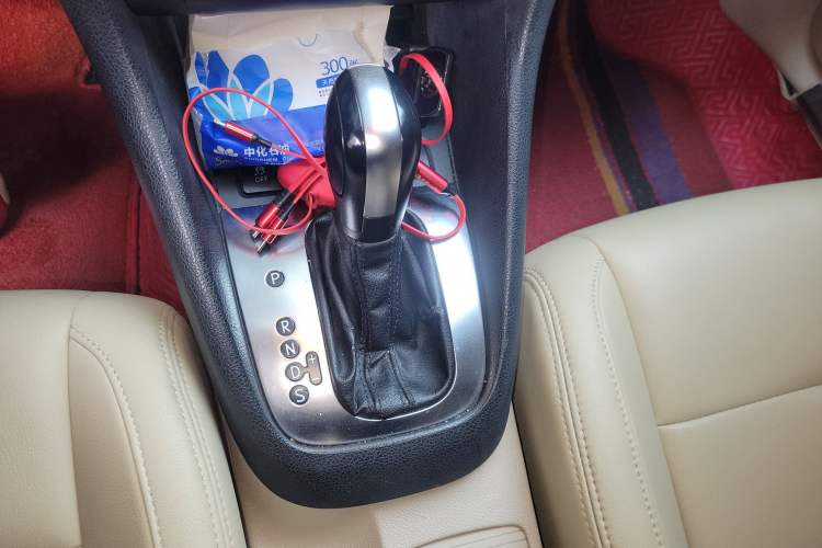 Used Volkswagen Golf 2012 1.6L Automatic Comfort Model Gear Lever