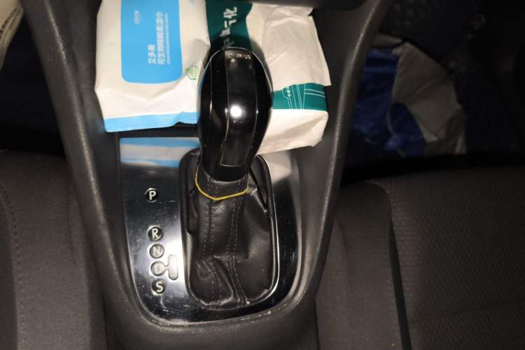 Used Volkswagen Golf 2012 1.6L Automatic Comfort Model Gear Lever