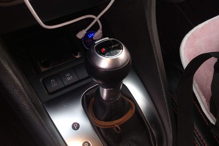Used Volkswagen Golf 2012 1.4 TSI Automatic Comfort Edition Gear Lever