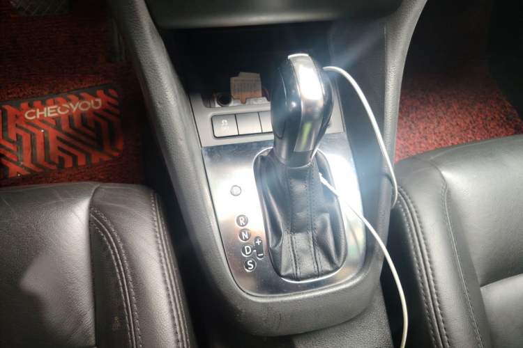 Used Volkswagen Golf 2012 1.6L Automatic Comfort Model Gear Lever