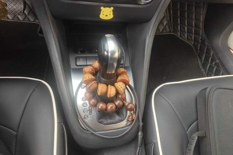 Used Volkswagen Golf 2012 1.6L Automatic Comfort Model Gear Lever