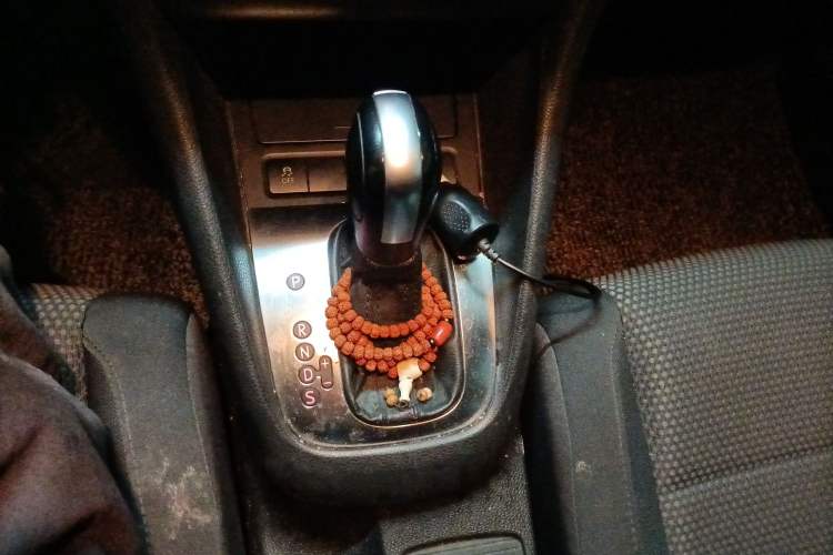 Used Volkswagen Golf 2012 1.6L Automatic Comfort Model Gear Lever