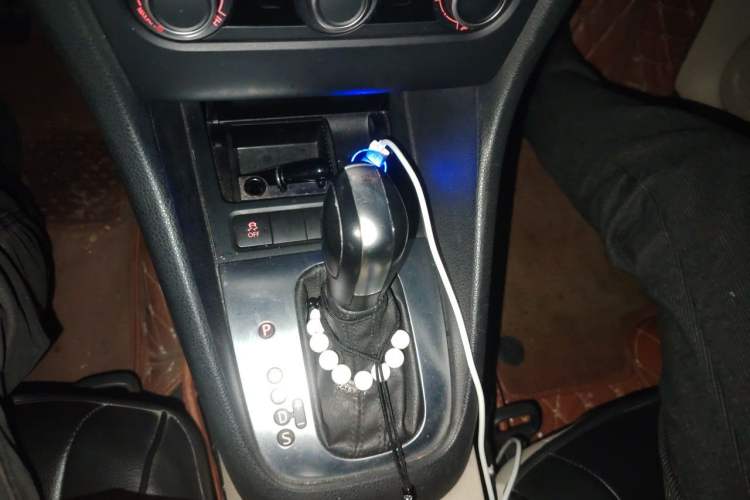 Used Volkswagen Golf 2012 1.6L Automatic Fashion Model Gear Lever