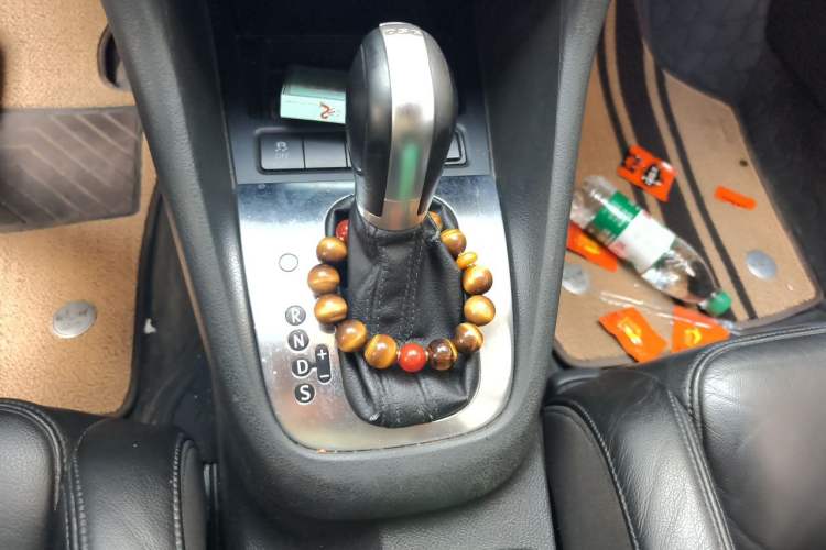 Used Volkswagen Golf 2012 1.4TSI Automatic Luxury Edition Gear Lever