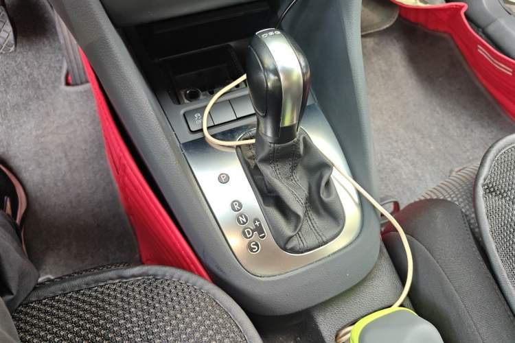 Used Volkswagen Golf 2012 1.4 TSI Automatic Comfort Edition Gear Lever