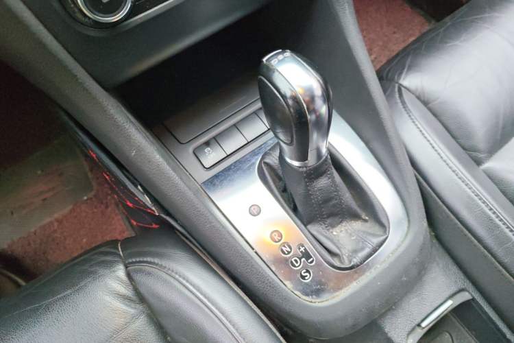 Used Volkswagen Golf 2012 1.4 TSI Automatic Comfort Edition Gear Lever