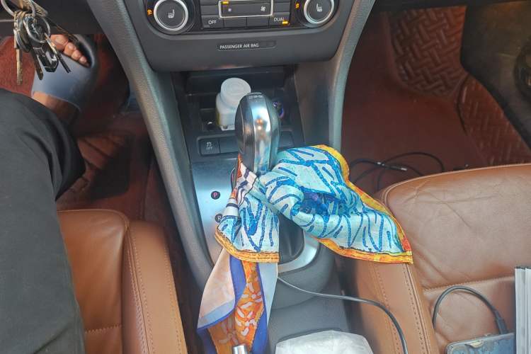 Used Volkswagen Golf 2012 1.4TSI Luxury Convertible Edition Gear Lever