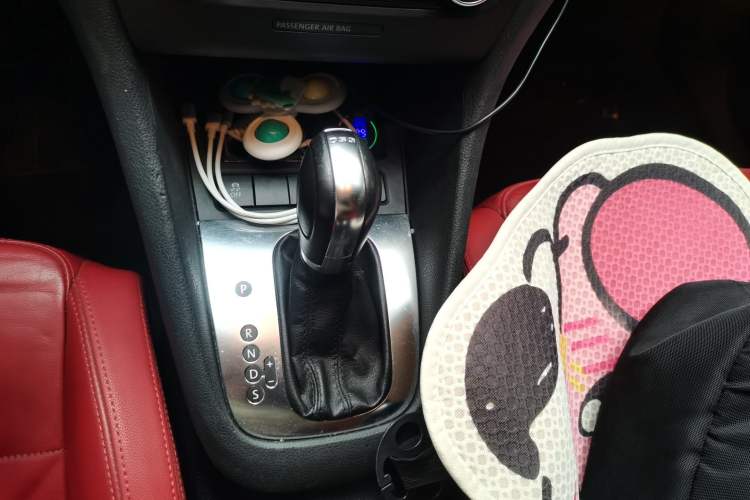 Used Volkswagen Golf 2012 1.4TSI Luxury Convertible Edition Gear Lever