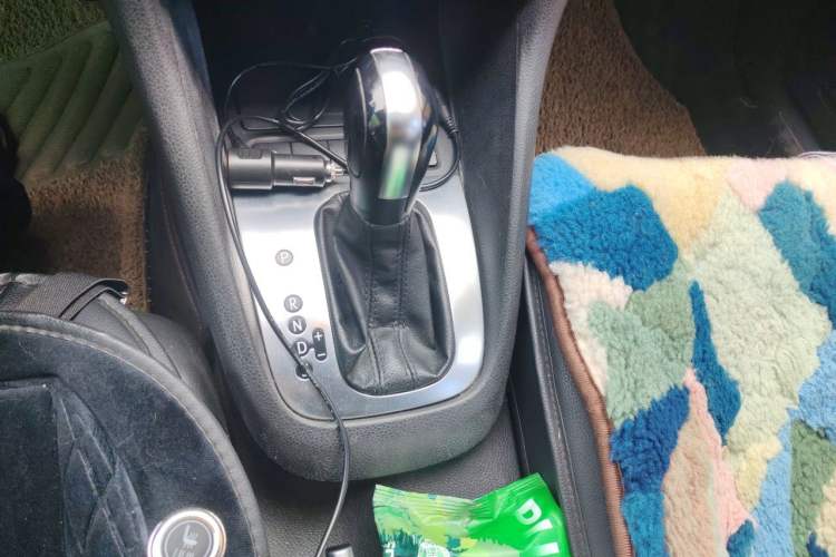 Used Volkswagen Golf 2012 1.6L Automatic Comfort Model Gear Lever