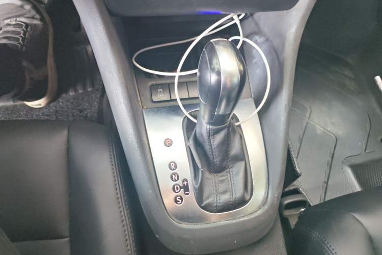 Used Volkswagen Golf 2012 1.6L Automatic Comfort Model Gear Lever