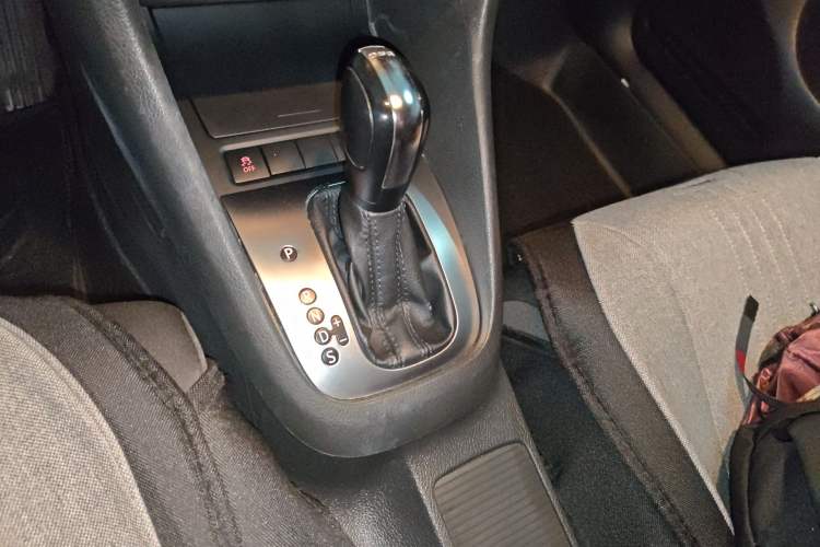 Used Volkswagen Golf 2012 1.4 TSI Automatic Comfort Edition Gear Lever