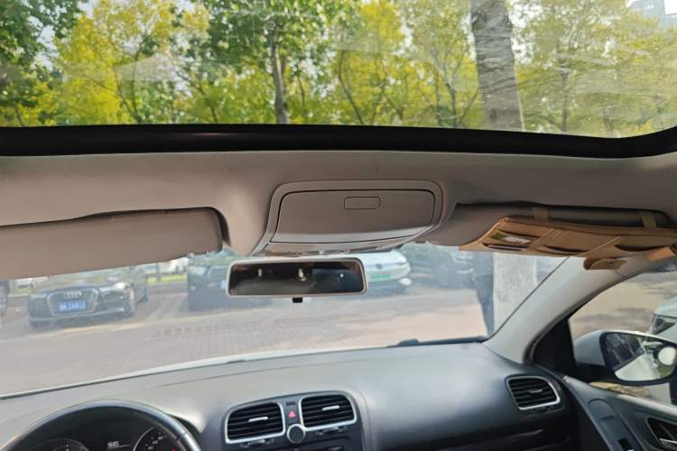 Used Volkswagen Golf 2012 1.4 TSI Manual Comfort Edition Headliner