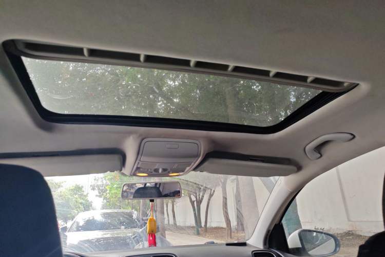Used Volkswagen Golf 2012 1.4 TSI Manual Comfort Edition Headliner
