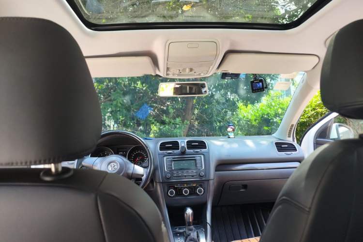 Used Volkswagen Golf 2012 1.6L Automatic Comfort Model Headliner