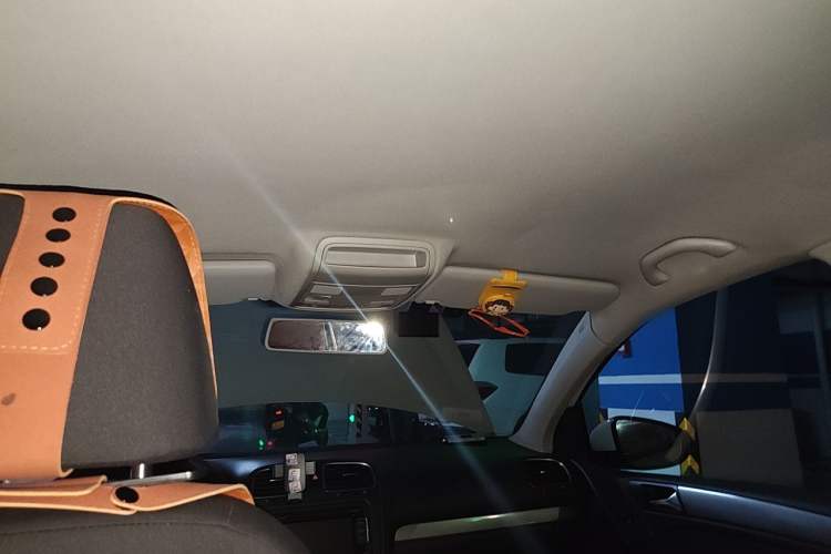 Used Volkswagen Golf 2012 1.6L Automatic Fashion Model Headliner