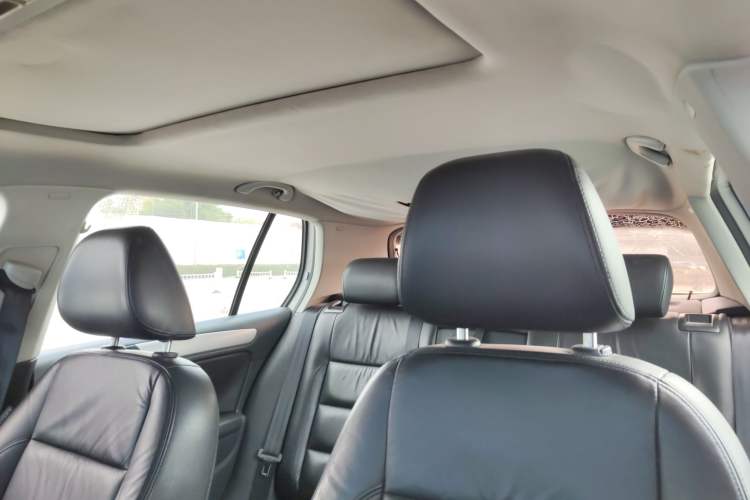 Used Volkswagen Golf 2012 1.4TSI Automatic Luxury Edition Headliner