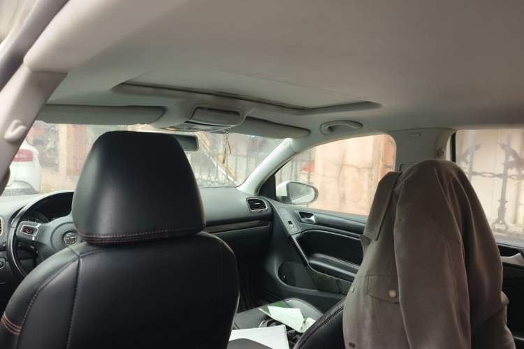 Used Volkswagen Golf 2012 1.6L Automatic Comfort Model Headliner