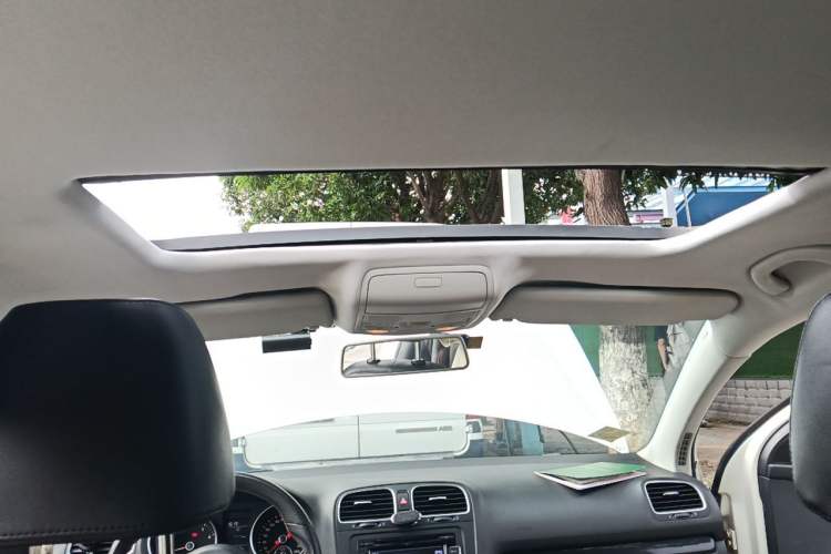 Used Volkswagen Golf 2012 1.4 TSI Manual Comfort Edition Headliner