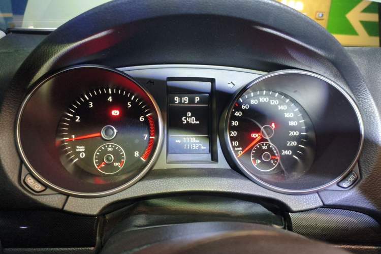 Used Volkswagen Golf 2012 1.4 TSI Automatic Comfort Edition Instrument Cluster