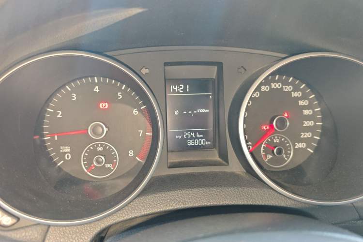 Used Volkswagen Golf 2012 1.6 Manual Comfort Edition Instrument Cluster