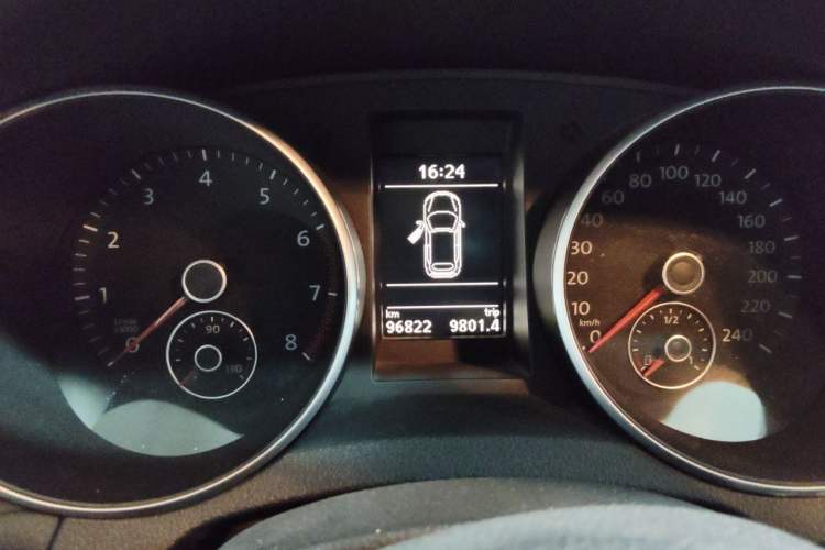 Used Volkswagen Golf 2012 1.4TSI Comfort Convertible Edition Instrument Cluster