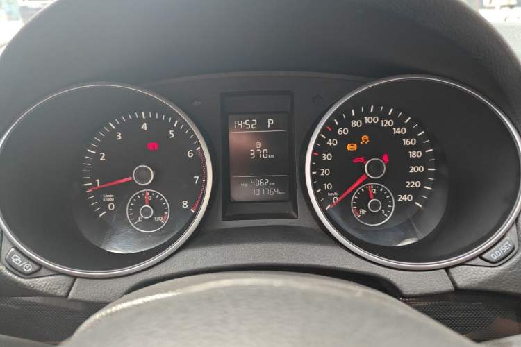 Used Volkswagen Golf 2012 1.6L Automatic Comfort Model Instrument Cluster