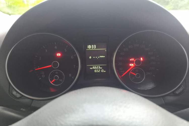 Used Volkswagen Golf 2012 1.6 Manual Comfort Edition Instrument Cluster