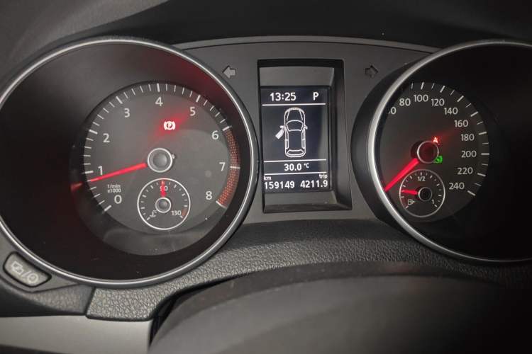 Used Volkswagen Golf 2012 1.4TSI Automatic Luxury Edition Instrument Cluster