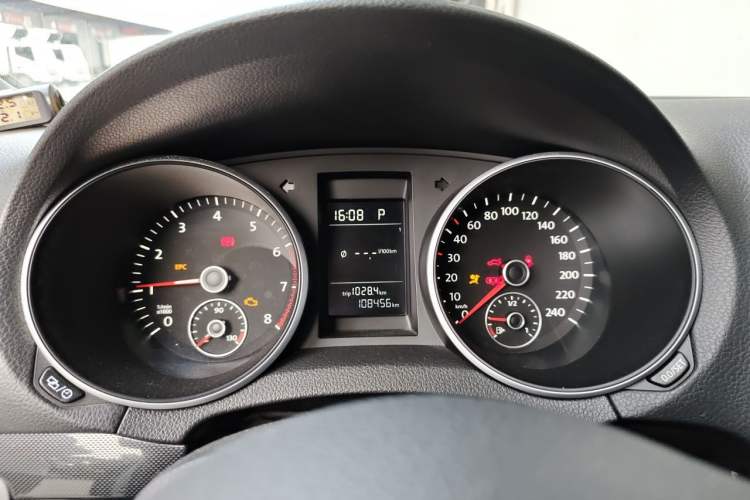 Used Volkswagen Golf 2012 1.6L Automatic Comfort Model Instrument Cluster